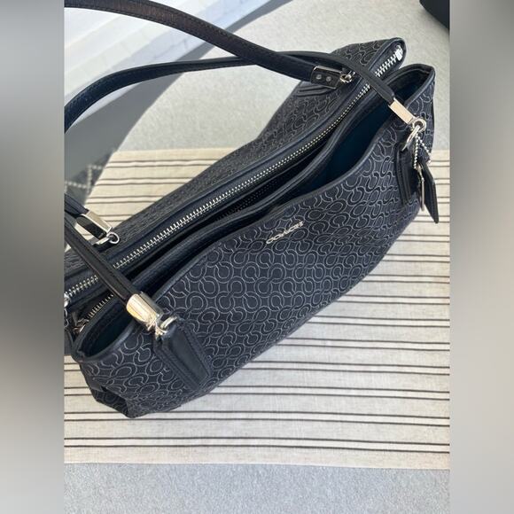 Coach Madison Maggie Op Art Logo Bag with Leather Details and Silver Hardware - Picture 4 of 8